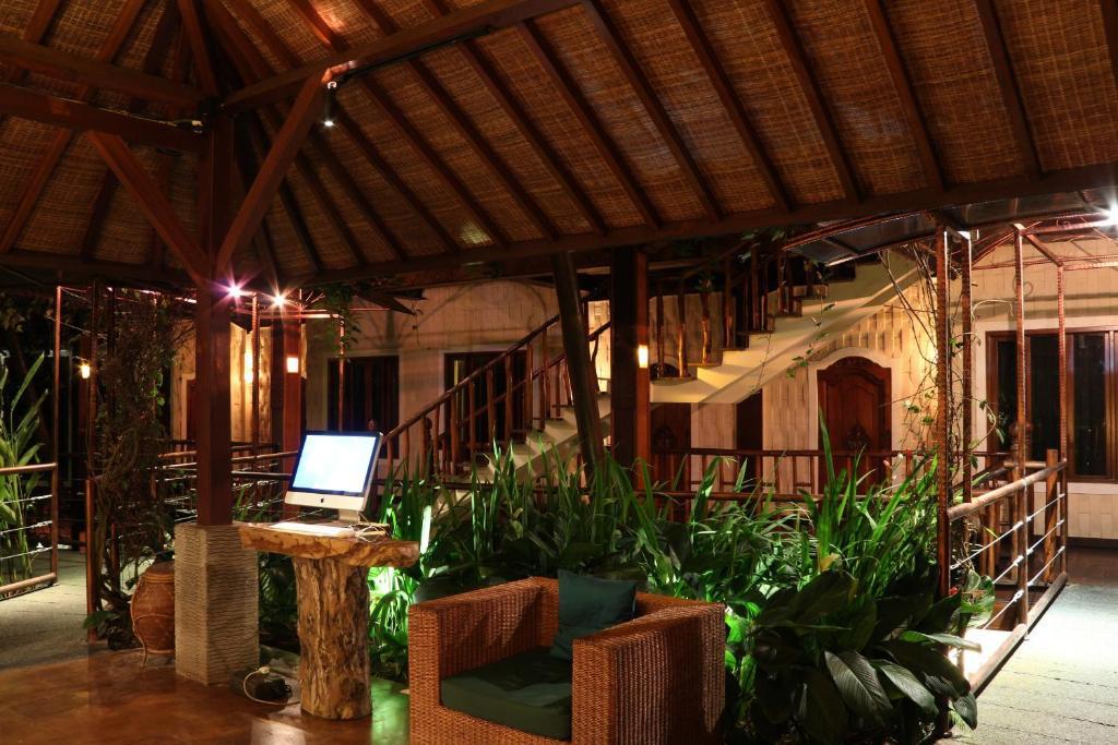 Junjungan Ubud Hotel And Spa Exterior foto