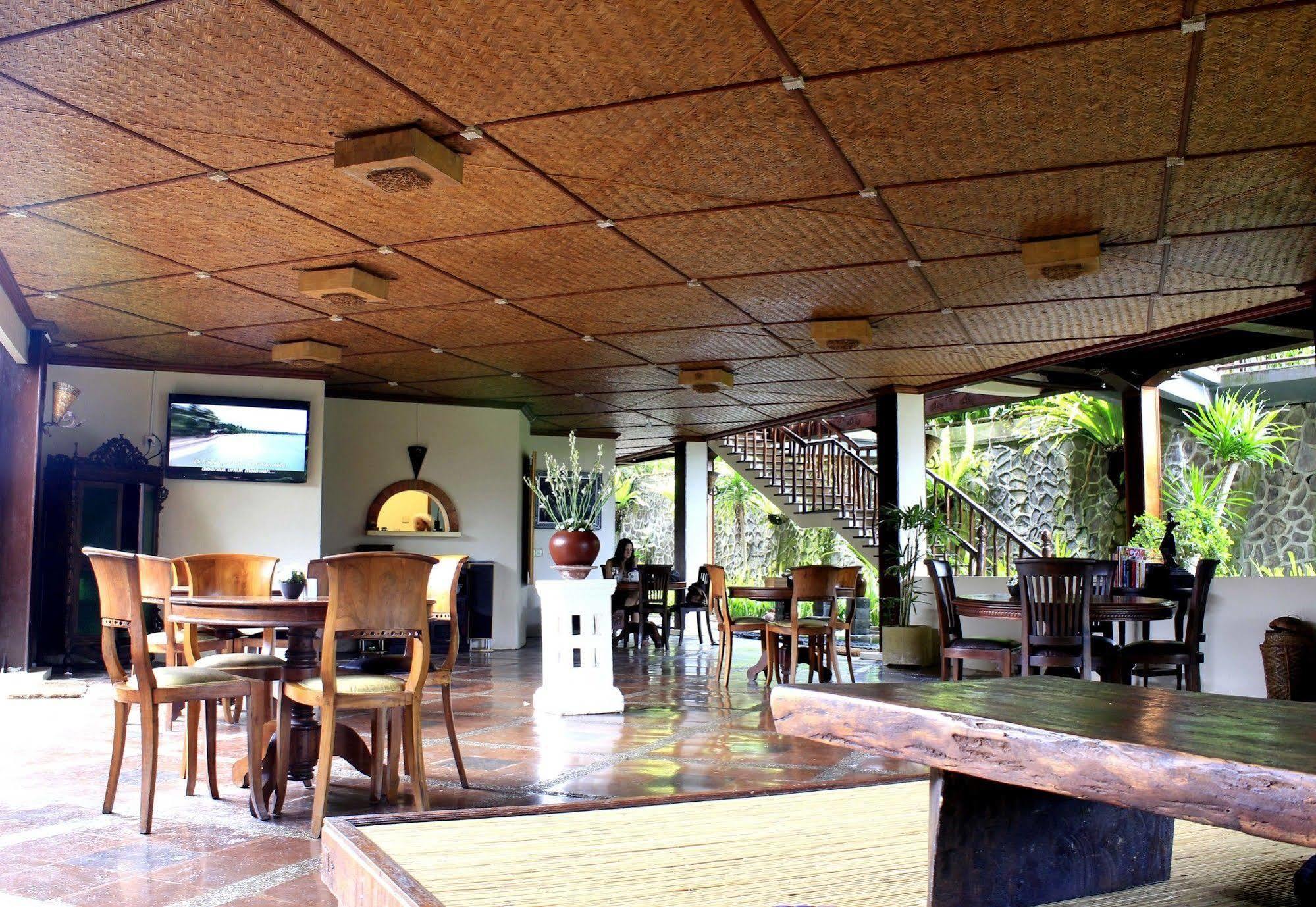 Junjungan Ubud Hotel And Spa Exterior foto